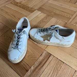 GOLDEN GOOSE
Hi Star distressed leather platform sneakers
